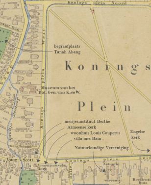 2) Koningsplein, 'Kadastrale overzichtskaart der afdeeling Batavia, 1874-6', Algemeen Rijksarchief Den Haag (uitsnede; pijlen met bijbehorende teksten toegevoegd)